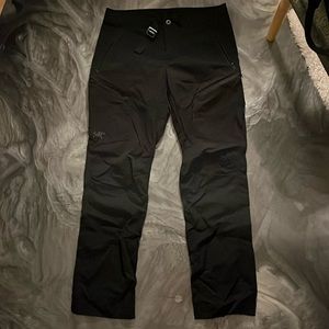 Arcteryk nylon rain / hiking pant - sz 32- like new